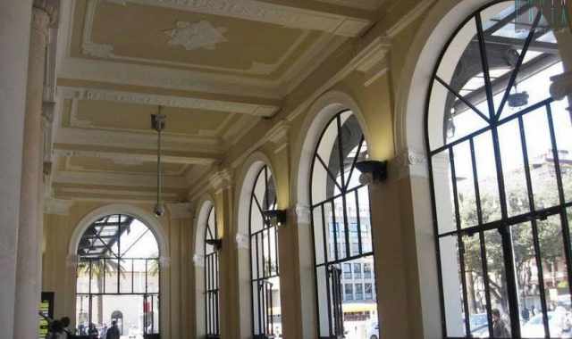 Bari, la Stazione Centrale: da 152 anni accoglie viaggiatori incuranti della sua storia